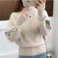 ✨Thick knitted jumper,🧵 adorned with floral embroidery 🍂